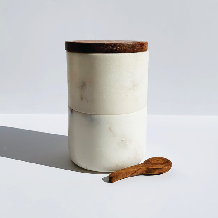 salt and pepper containers with lid